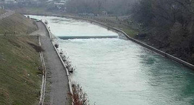 48 yaşlı qadın kanalda BATDI