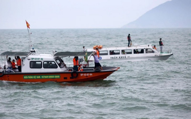 Vyetnamda turist gəmisi aşdı: 18 nəfər öldü