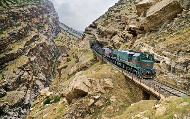 Tehran-Ankara dəmir yolu xəttinin istifadəyə veriləcəyi tarix açıqlandı