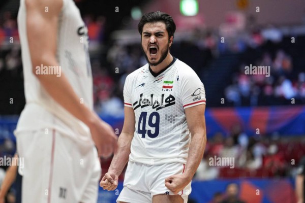 İranlı voleybulçudan inanılmaz dünya rekordu - VİDEO