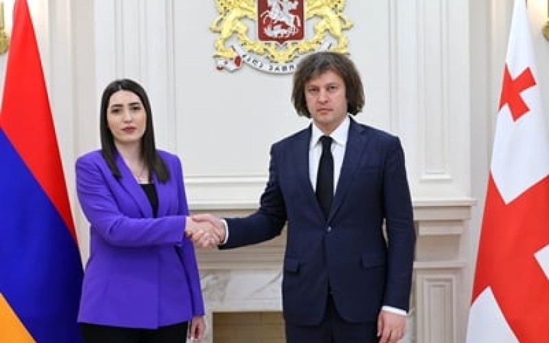 Kobaxidze erməni nazirlə sülh sazişini müzakirə etdi