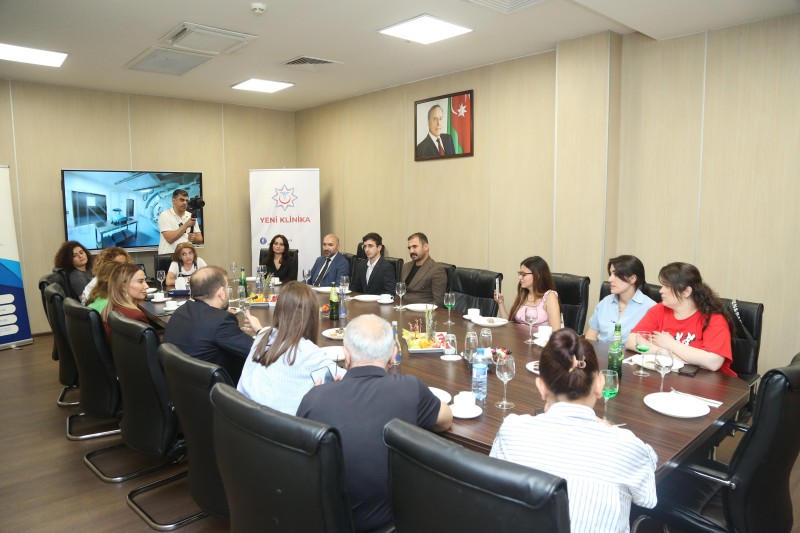 Media qurumlarının nümayəndələri üçün Yeni Klinikada tibbi müayinə təşkil olundu - FOTOLAR