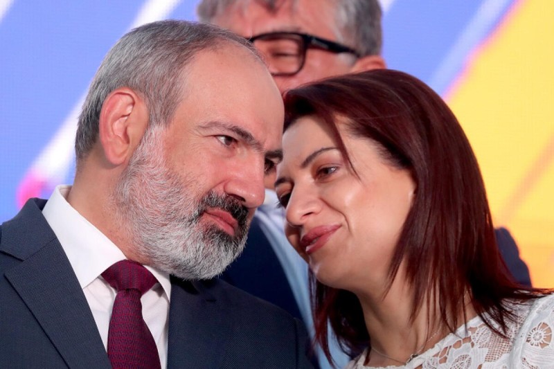 Ev Annanın adına idi, ona görə evlənmək istəmirdim - Paşinyan
