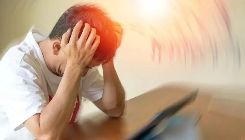 Baş ağrısının səssiz səbəbləri: 5 əlamətə diqqət!