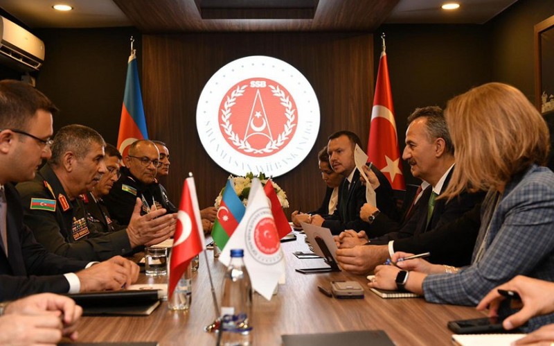 Azərbaycan müdafiə nazirinin Türkiyəyə səfəri davam edir