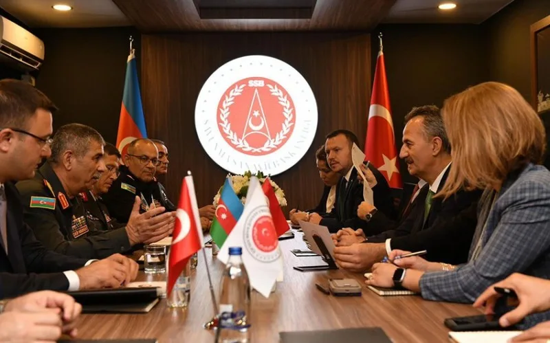 Azərbaycan müdafiə nazirinin Türkiyəyə səfəri davam edir