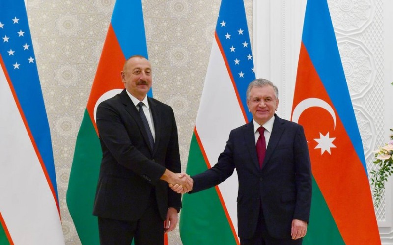İlham Əliyev Mirziyoyevi təbrik edib