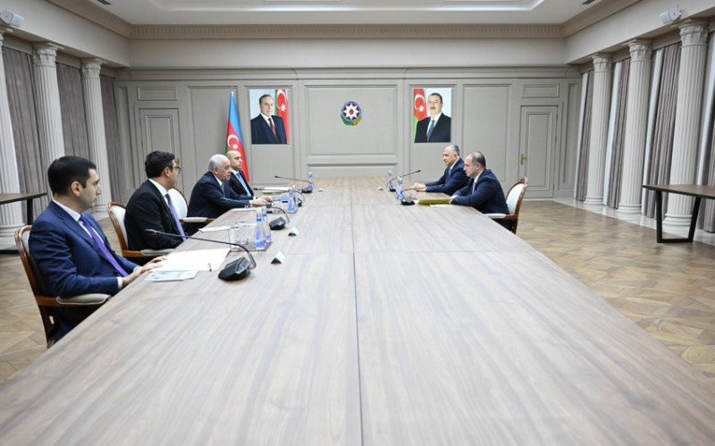 Əli Əsədov Givi Mikanadze ilə görüşüb