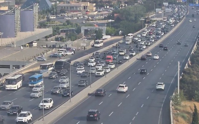 Bu yollarda sıxlıq var - SİYAHI