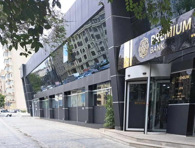 AMB "Premium Bank” və onun vəzifəli şəxsini cərimələyib