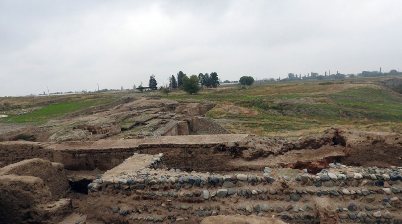 Yardımlıda küp və torpaq qəbir abidələri TAPILDI