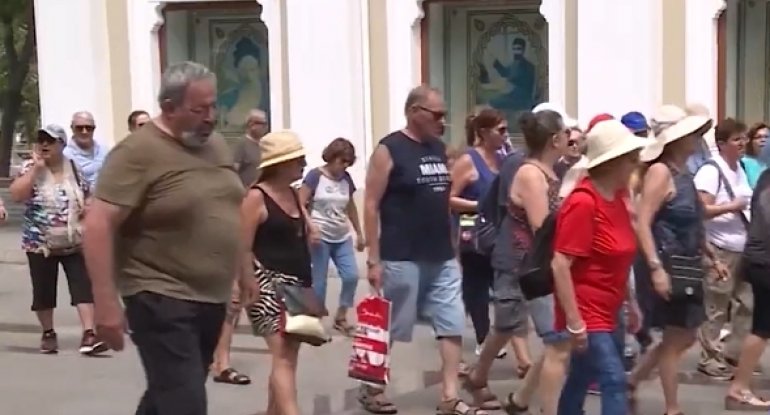 Bakıya gələn rusiyalı turistlər nələr danışdı? - VİDEO