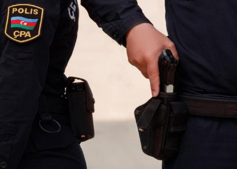 Silahla ehtiyatsız davranan polis həyatını itirdi