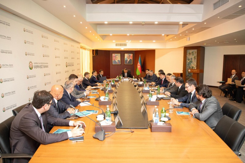 Taleh Kazımov bank rəhbərlərini TOPLADI