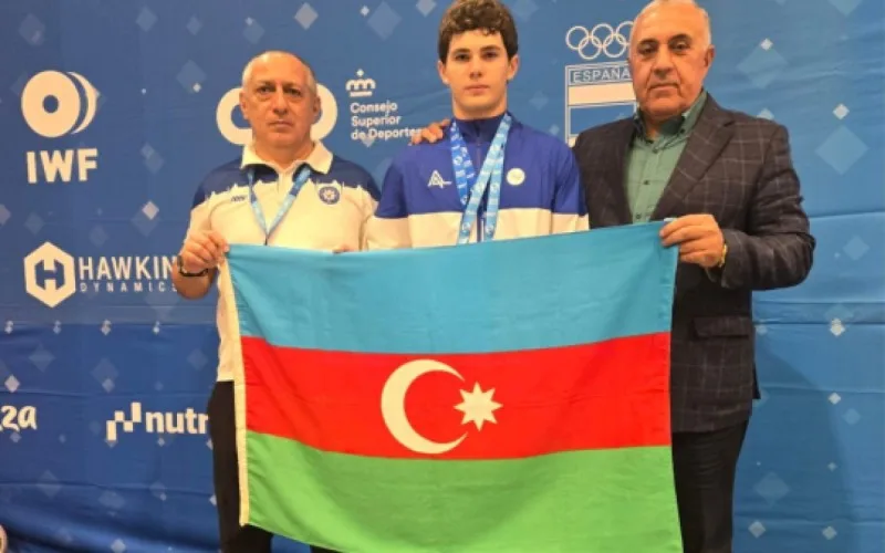 Ağırlıqqaldıranımız Avropa birinciliyində iki medal qazandı