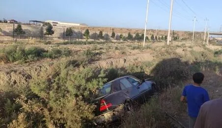 Yevlaxda avtomobil aşdı: 7 nəfər...