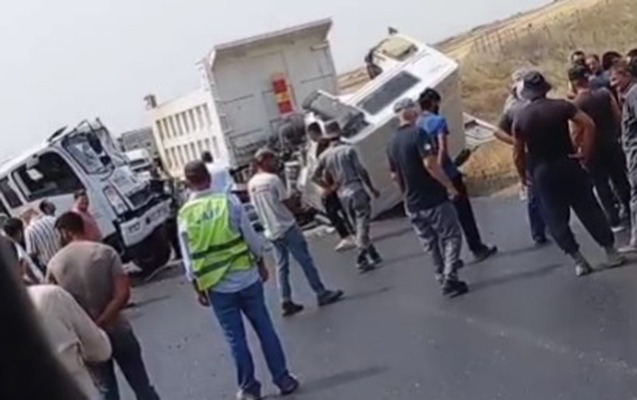 Füzulidə yük maşını ilə evakuator toqquşdu - yaralılar var 