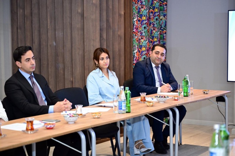 MYS üzrə xüsusi təqaüd proqramı çərçivəsində xaricdə təhsil alan tələbələrlə görüş keçirilib