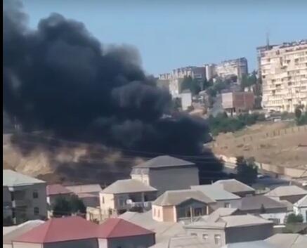 Köhnə Günəşli qəsəbəsində avtoservis YANIR