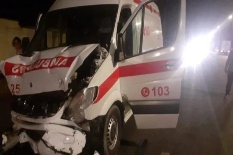 Hacıqabulda təcili yardım maşını qəzaya uğradı: ölən və yaralananlar var - YENİLƏNİB