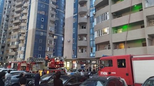 Bakıda çoxmərtəbəli binada yanğın