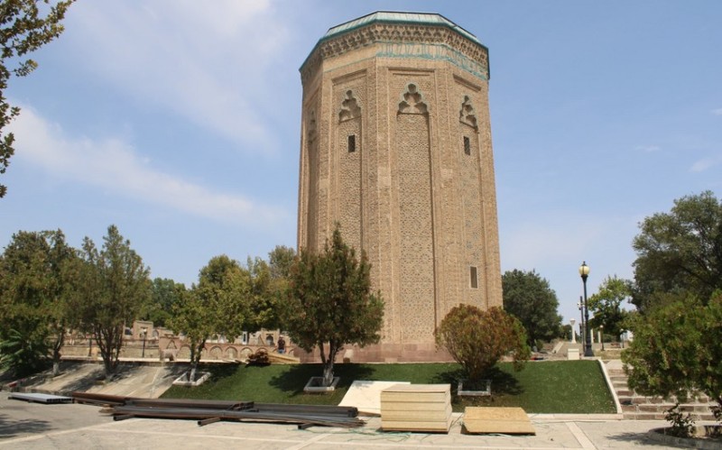 Möminə xatun türbəsinin bərpasına başlanıldı