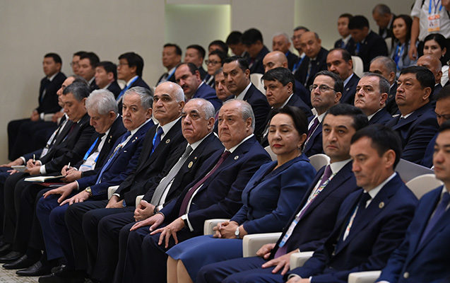 Əli Əsədov Türkmənbaşıdakı iclasda - FOTO