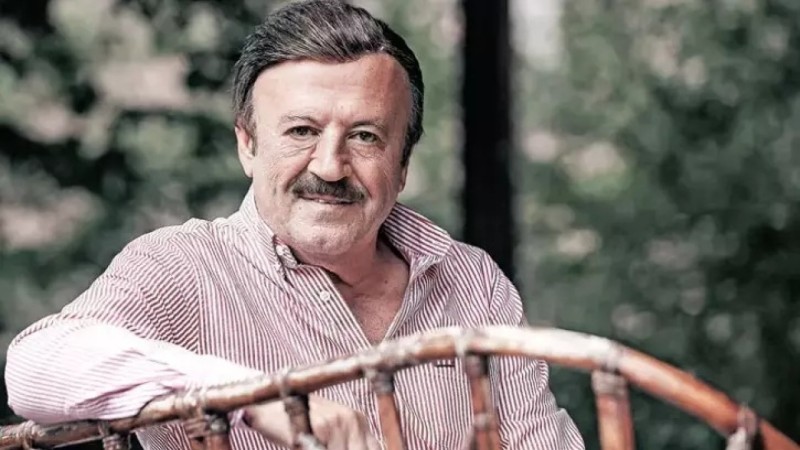 Məşhur müğənni yıxıldı və...