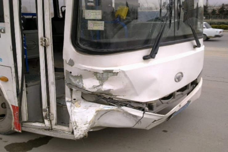 Bakıda avtobus piyadanı vuraraq öldürüb