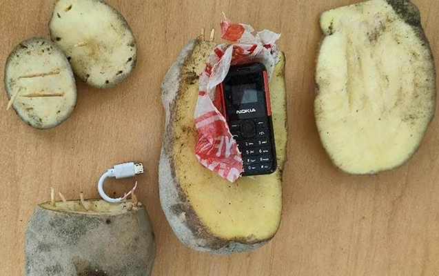 Kartofun içində telefon keçirmək istədilər - FOTO