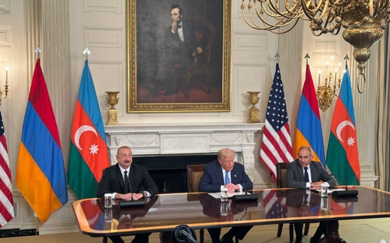 ABŞ, Azərbaycan, Ermənistan liderləri üçtərəfli bəyanatla çıxış edirlər - CANLI YAYIM