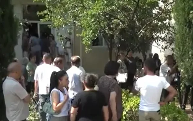 Şagirdlərə qəbul haqda məlumat gəlib - Nazirlik isə qəbulu dayandırıb - VİDEO