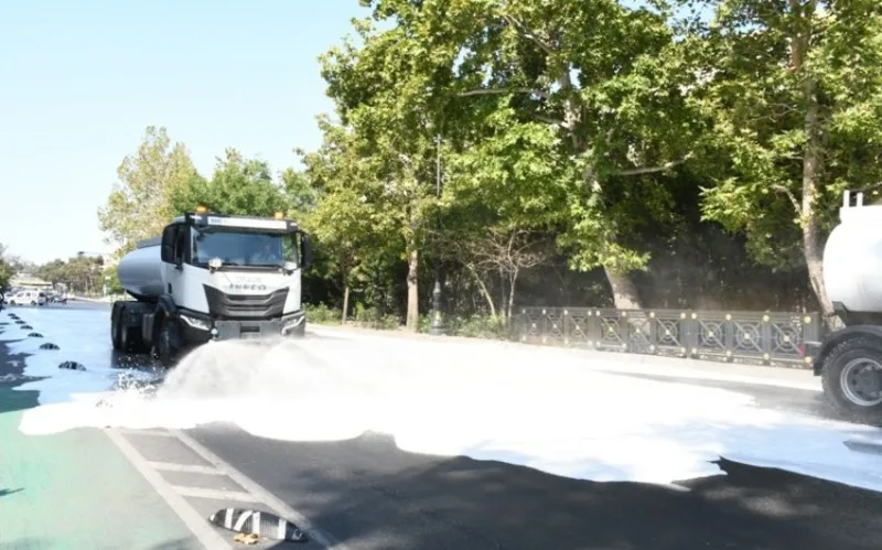 Bakının küçələrində təmizlik işləri həyata keçirilib