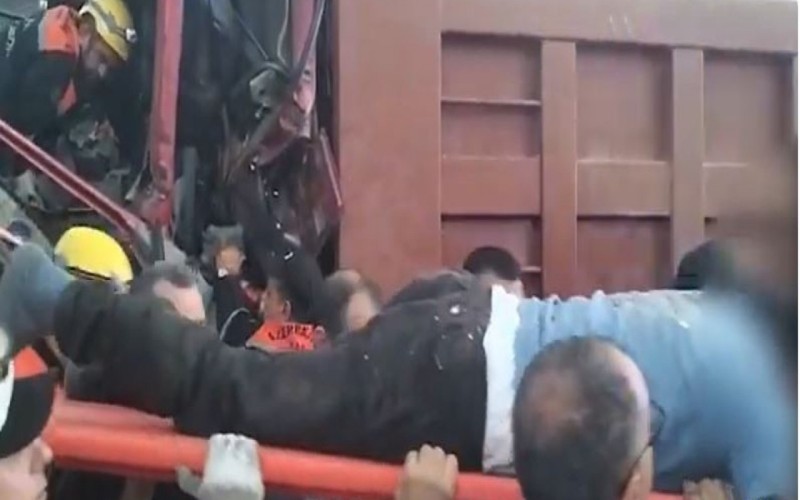 Balaxanıda ağır yol qəzası: xəsarət alanlar var - VİDEO