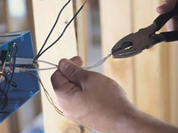 Bacısının evində qonaq olan kişini elektrik cərəyanı vurdu