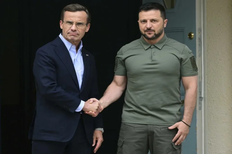 Zelenski İsveçin Baş Naziri ilə Ukrayna aviasiyasının inkişafını müzakirə edib