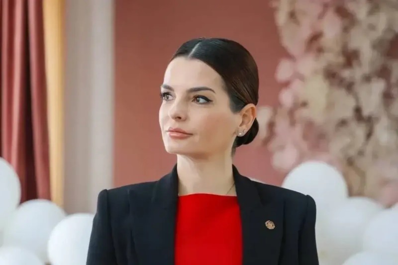 Qutsulun tərəfdarları onu görməyi tələb edir