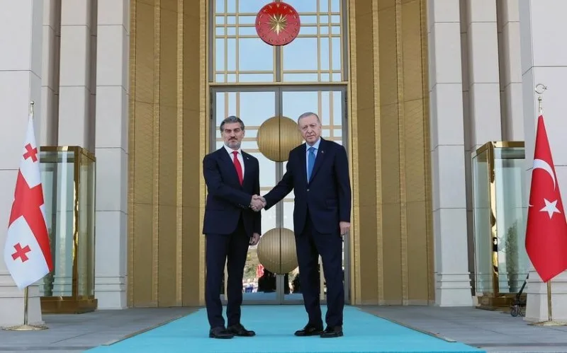 Ərdoğan Kavelaşvili ilə hərbi sahədə əməkdaşlığı müzakirə edib - YENİLƏNİB