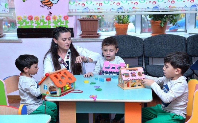 Bağçalarda tərbiyəçi-müəllimlərin işə qəbulu prosesinə start verilib
