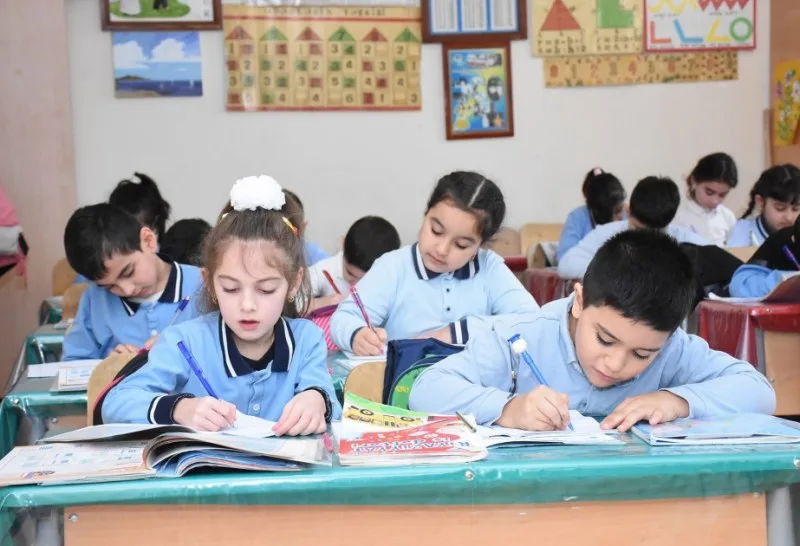 125 min uşağın birinci sinfə qəbulu tamamlanıb