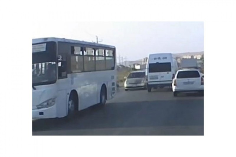 Yolda təhlükə yaradan daha bir sürücü saxlanılıb
