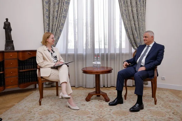Qriqoryan Almaniyanın Ermənistandakı səfiri ilə görüşüb