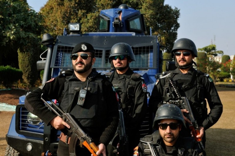 Pakistanda bir gecədə 6 polis zabiti həlak olub