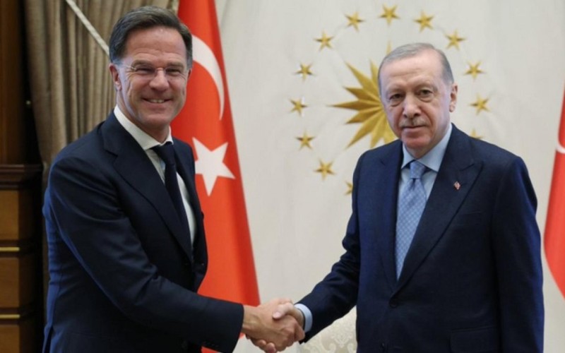 Ərdoğan NATO Baş katibi ilə Rusiya-Ukrayna müharibəsini müzakirə etdi