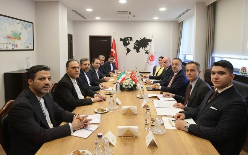Türkiyə və İran XİN rəsmiləri regional məsələləri müzakirə etdilər