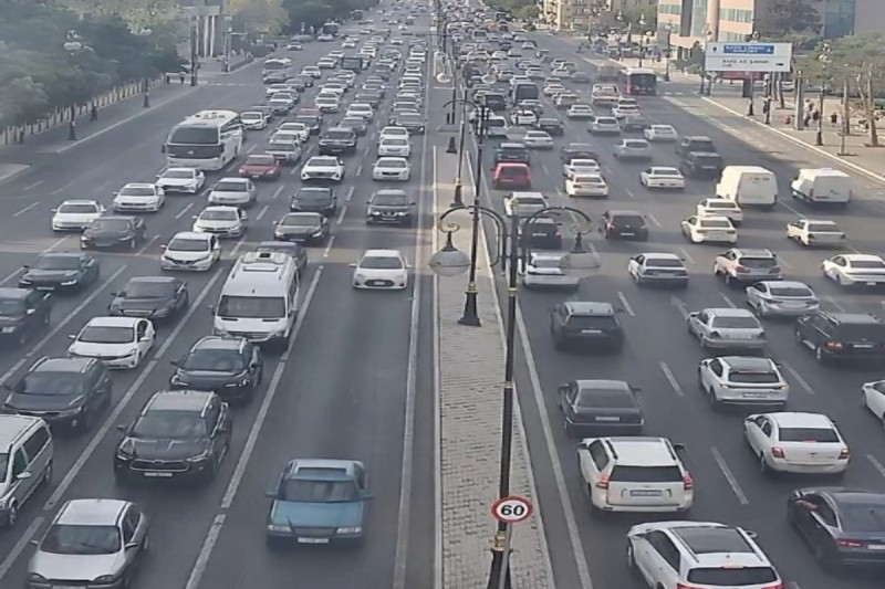 Bakıda sıxlıq olan yollar - SİYAHI