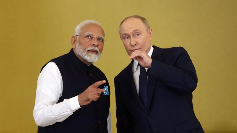 Hindistanın Baş naziri Putinlə müzakirə apardı