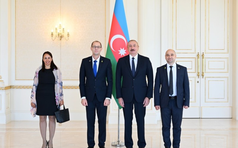 İlham Əliyev İsrail səfirinin etimadnaməsini qəbul edib - FOTOLAR