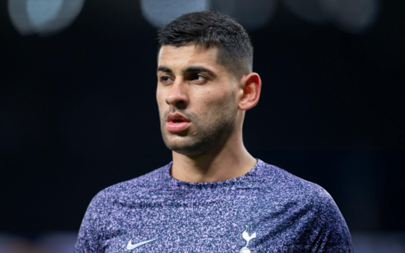 Tottenhem Argentina millisinin üzvü ilə müqavilə müddətini uzadıb