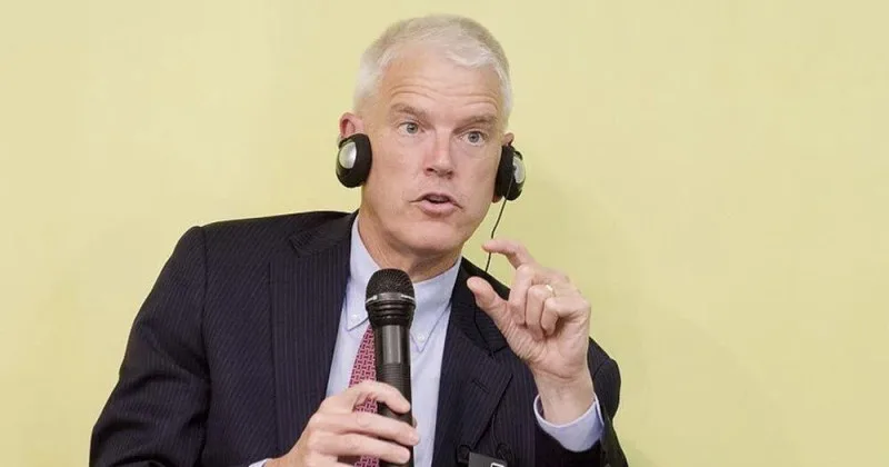 Pifer: Zelenski ərazi itkilərini etiraf etməyə məcbur ola bilər